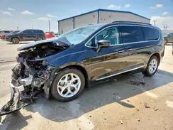 CHRYSLER PACIFICA
