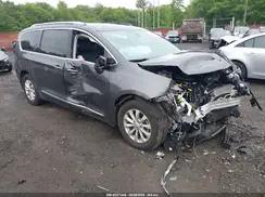 CHRYSLER PACIFICA