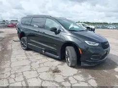 CHRYSLER PACIFICA