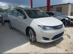 CHRYSLER PACIFICA