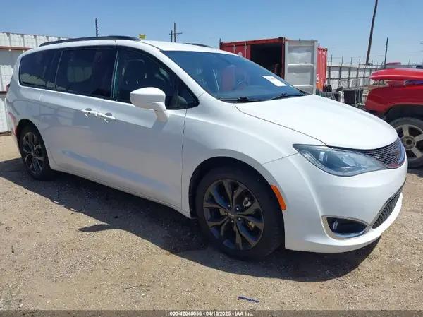 CHRYSLER PACIFICA
