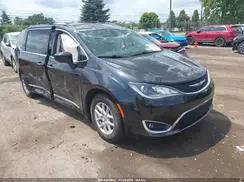 CHRYSLER PACIFICA