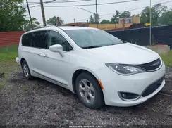 CHRYSLER PACIFICA