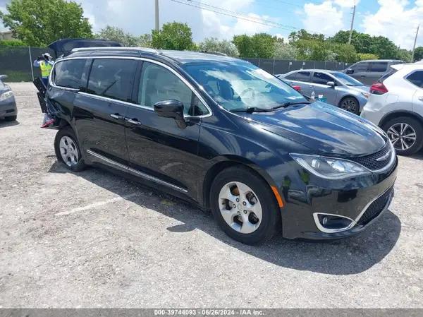 CHRYSLER PACIFICA