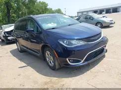 CHRYSLER PACIFICA