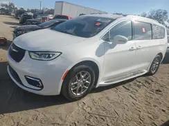 CHRYSLER PACIFICA