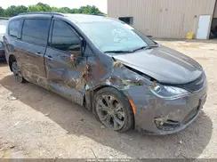 CHRYSLER PACIFICA