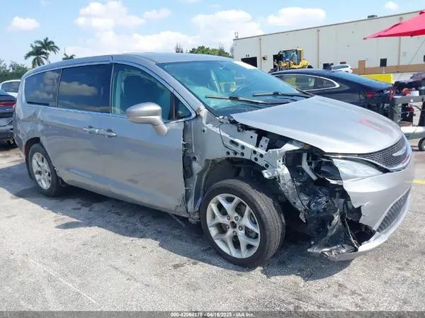 CHRYSLER PACIFICA