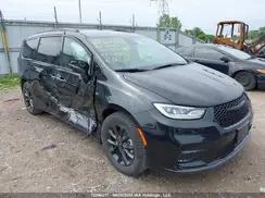 CHRYSLER PACIFICA