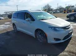 CHRYSLER PACIFICA