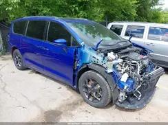CHRYSLER PACIFICA