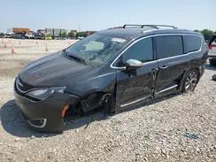 CHRYSLER PACIFICA