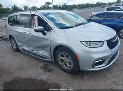 CHRYSLER PACIFICA
