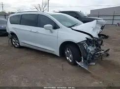 CHRYSLER PACIFICA