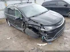 CHRYSLER PACIFICA
