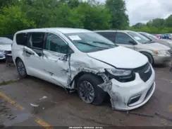 CHRYSLER PACIFICA