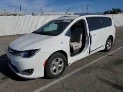 CHRYSLER PACIFICA