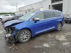 CHRYSLER PACIFICA