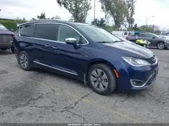 CHRYSLER PACIFICA