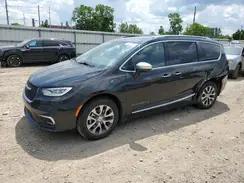 CHRYSLER PACIFICA