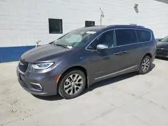 CHRYSLER PACIFICA