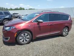 CHRYSLER PACIFICA