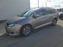 CHRYSLER PACIFICA