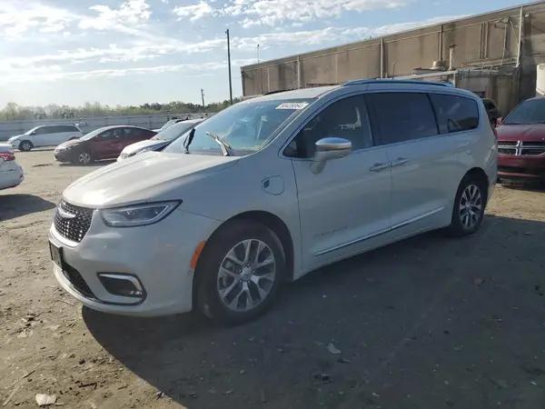 CHRYSLER PACIFICA
