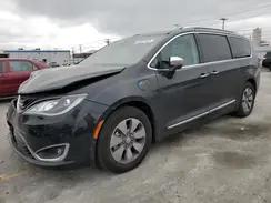 CHRYSLER PACIFICA