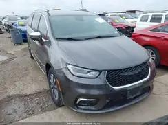 CHRYSLER PACIFICA