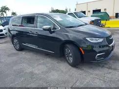 CHRYSLER PACIFICA