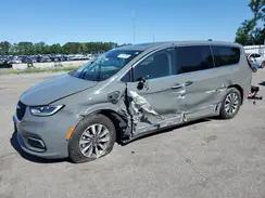 CHRYSLER PACIFICA