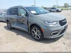 CHRYSLER PACIFICA