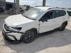 VOLKSWAGEN TAOS