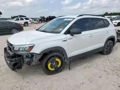 VOLKSWAGEN TAOS
