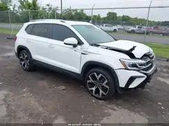 VOLKSWAGEN TAOS