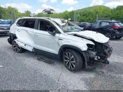 VOLKSWAGEN TAOS