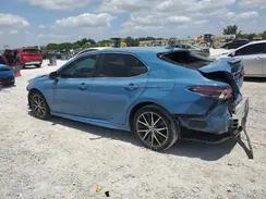 TOYOTA CAMRY