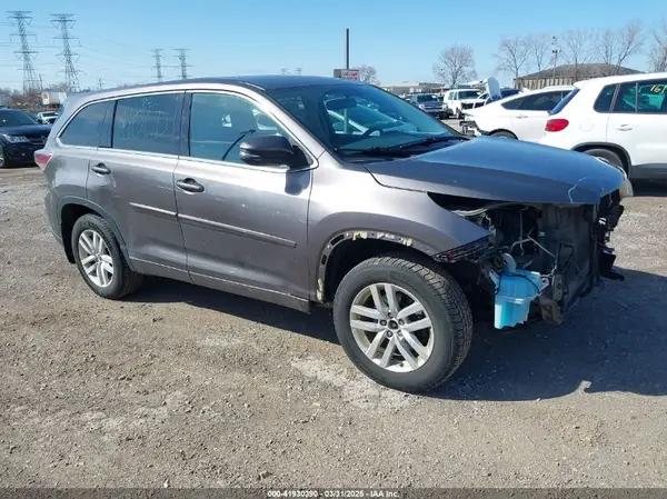 TOYOTA HIGHLANDER