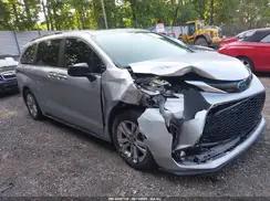 TOYOTA SIENNA