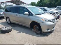 TOYOTA SIENNA