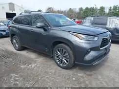 TOYOTA HIGHLANDER