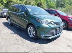 TOYOTA SIENNA