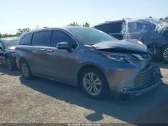 TOYOTA SIENNA