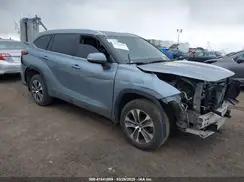 TOYOTA HIGHLANDER
