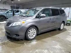 TOYOTA SIENNA