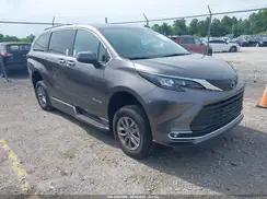 TOYOTA SIENNA