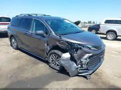 TOYOTA SIENNA