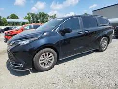 TOYOTA SIENNA