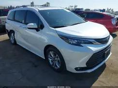 TOYOTA SIENNA